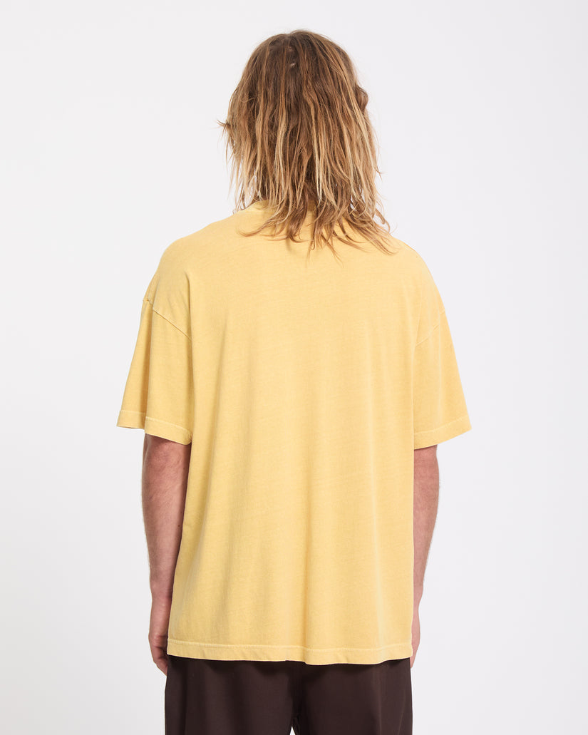T-shirt Earth Speaks - Mustard